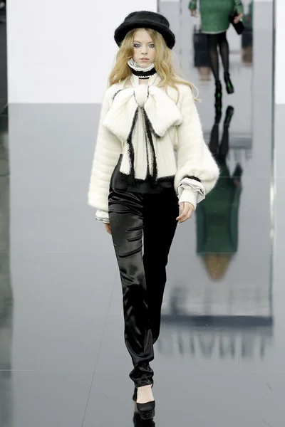 Look 29